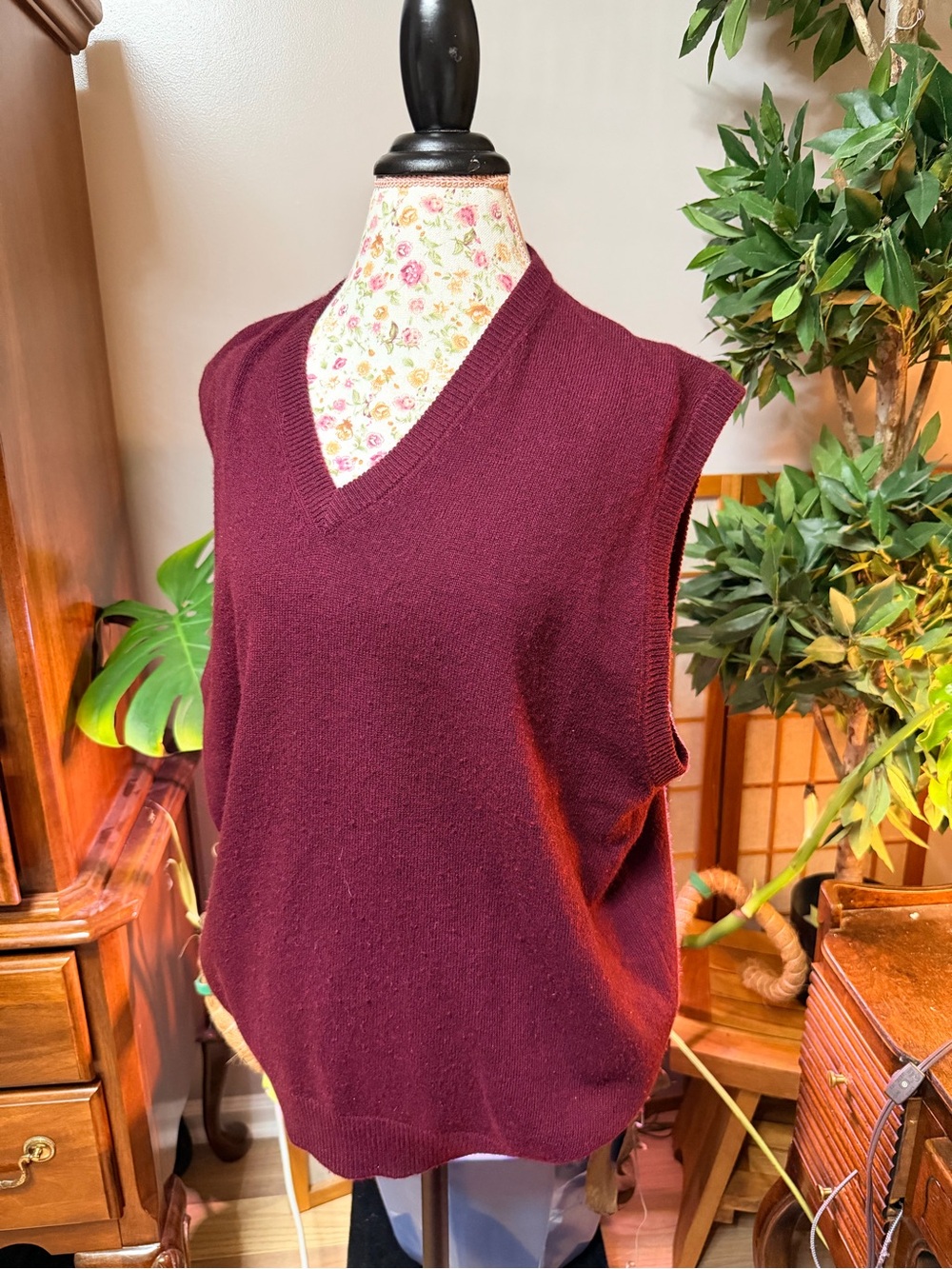 Brooks Brothers 3 Ply Italian Cashmere Sweater Vest Men’s XL- Burgundy V- 90s